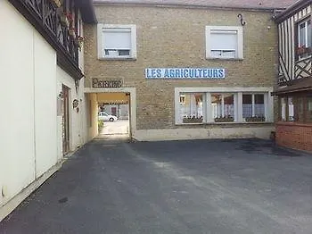 Logis Les Agriculteurs 2*