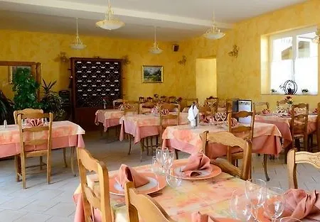 Logis Les Agriculteurs Saint-Pierre-en-Auge