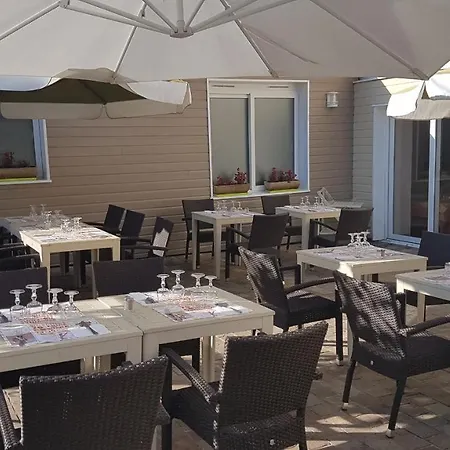 Logis Les Agriculteurs 2*