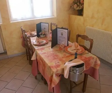 Hotel Logis Les Agriculteurs Saint-Pierre-en-Auge