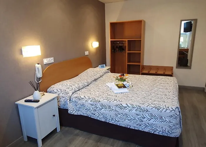 Logis Les Agriculteurs Hotel Saint-Pierre-en-Auge