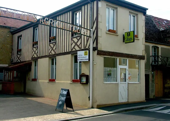 Logis Les Agriculteurs Hotel Saint-Pierre-en-Auge